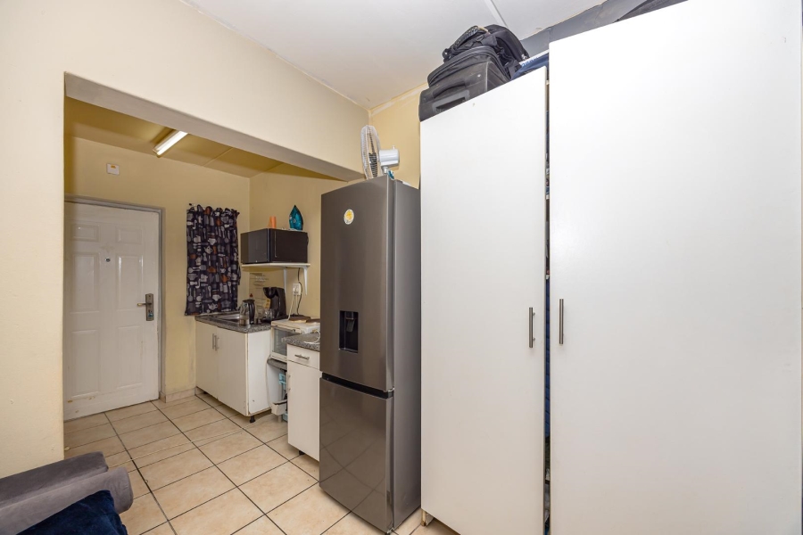 1 Bedroom Property for Sale in Maitland Western Cape